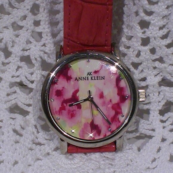 Vintage Anne Klein Wrist Watch with Leather Band - Picture 3 of 11